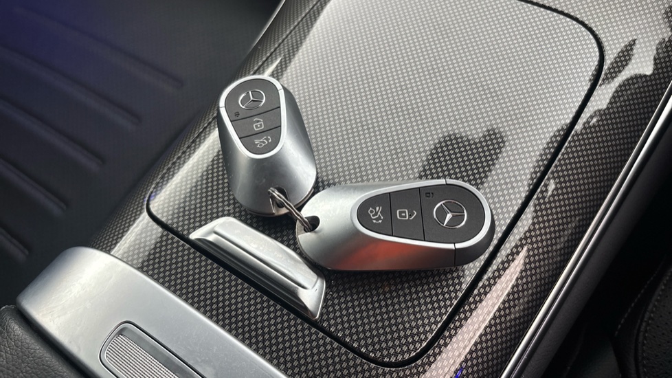 MERCEDES GLC 2 keys available