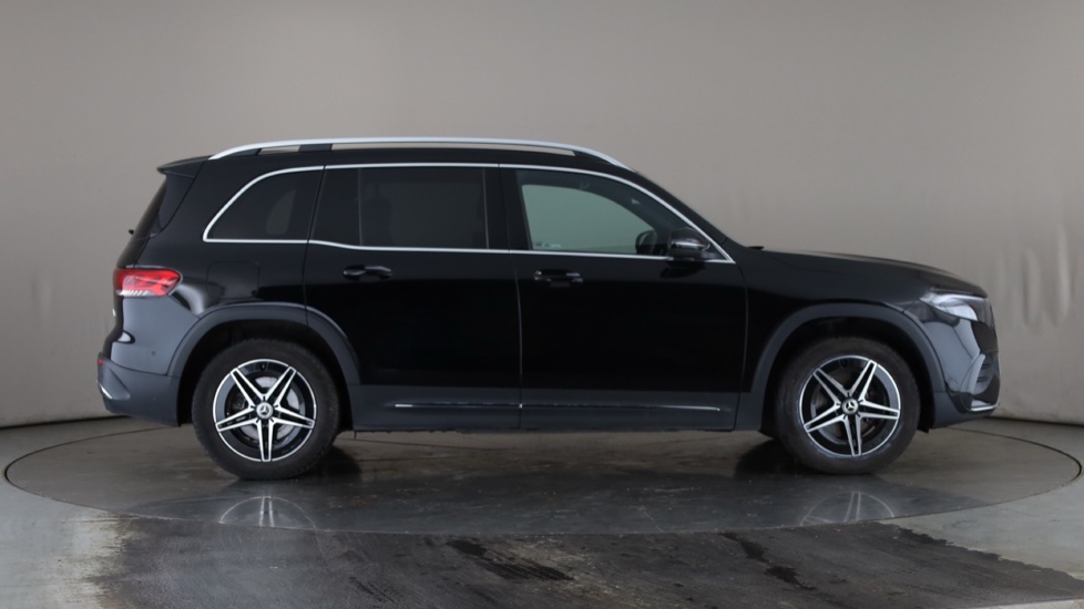 MERCEDES EQB Image 6