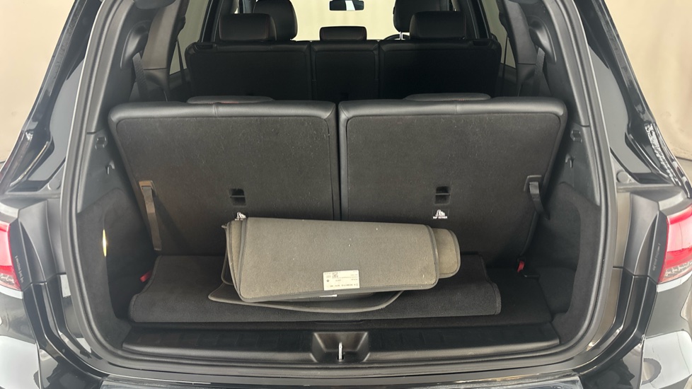 MERCEDES EQB Image 15