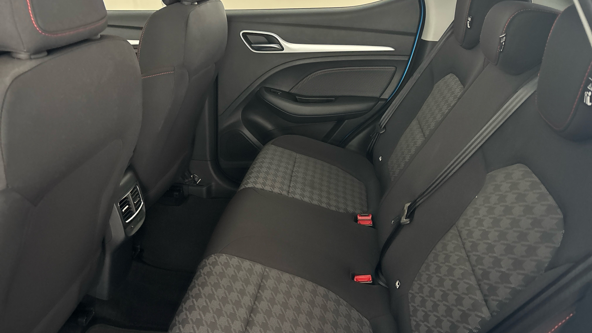 MG Motor UK Zs 115kW SE EV Long Range 73kWh 5dr Auto