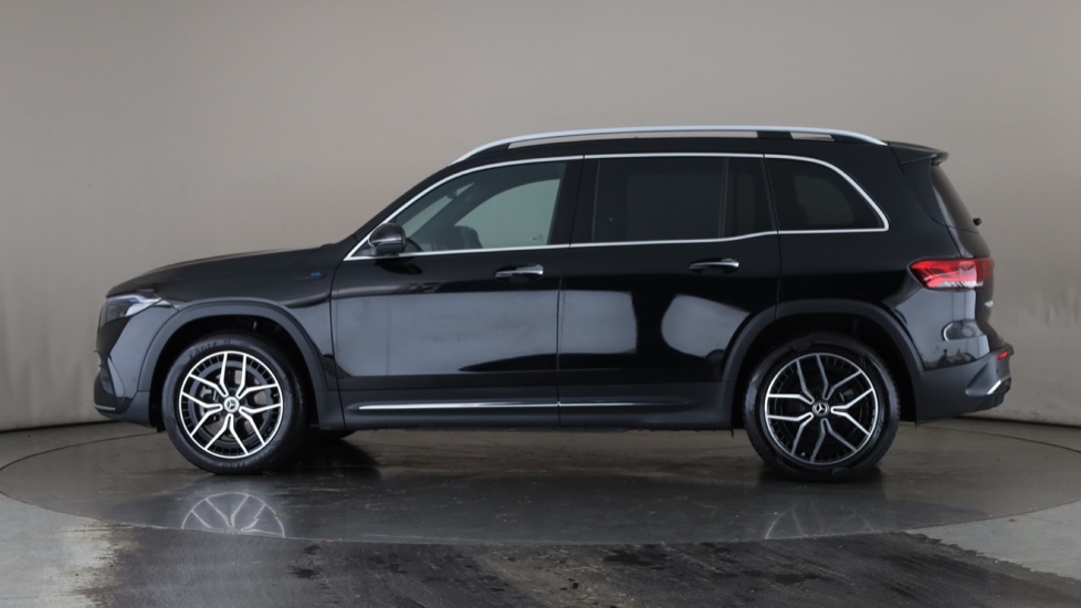 MERCEDES EQB Image 2