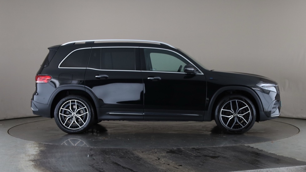 MERCEDES EQB Image 6