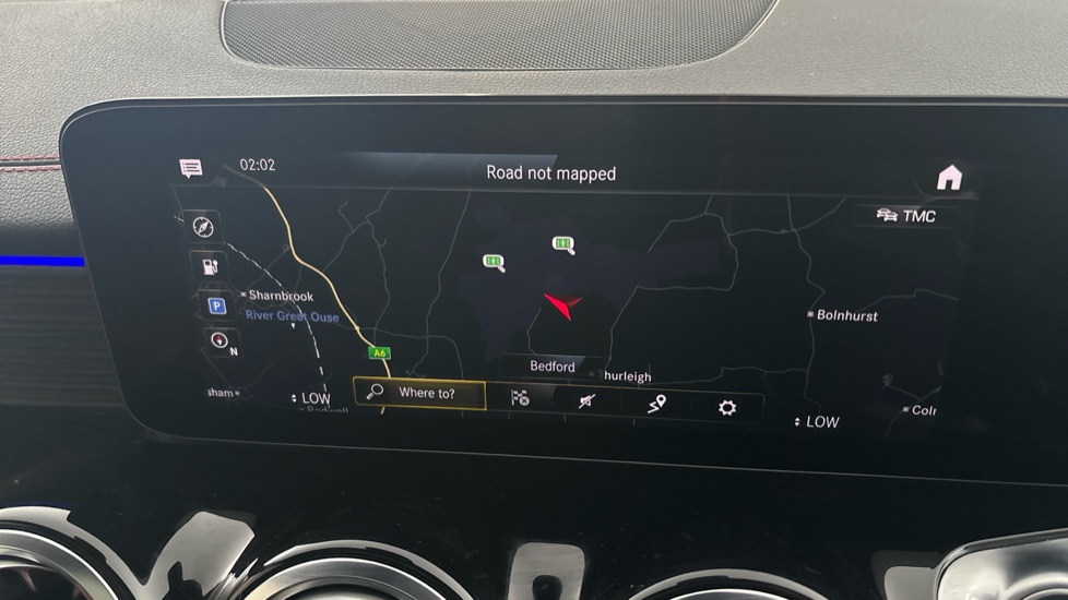 MERCEDES EQB Image 12