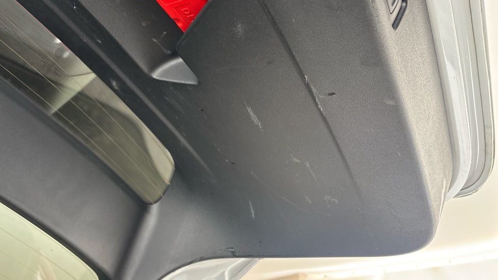 AUDI Q4 Scuff