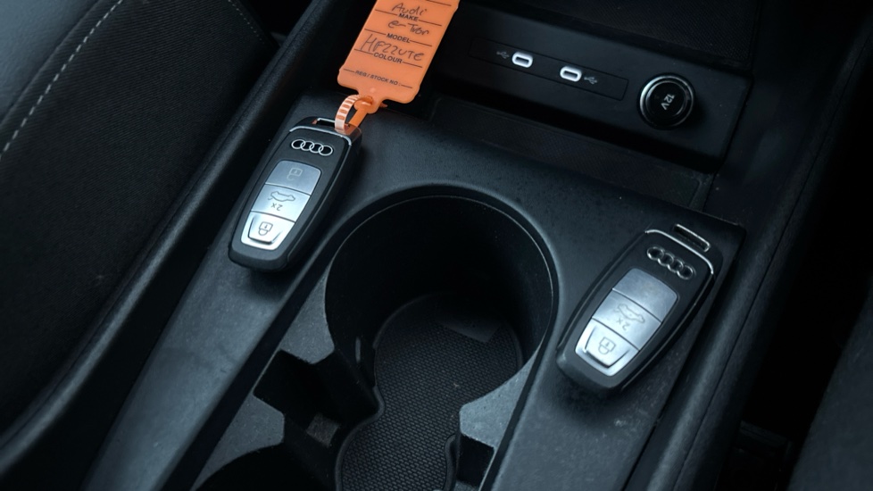 AUDI Q4 2 keys available