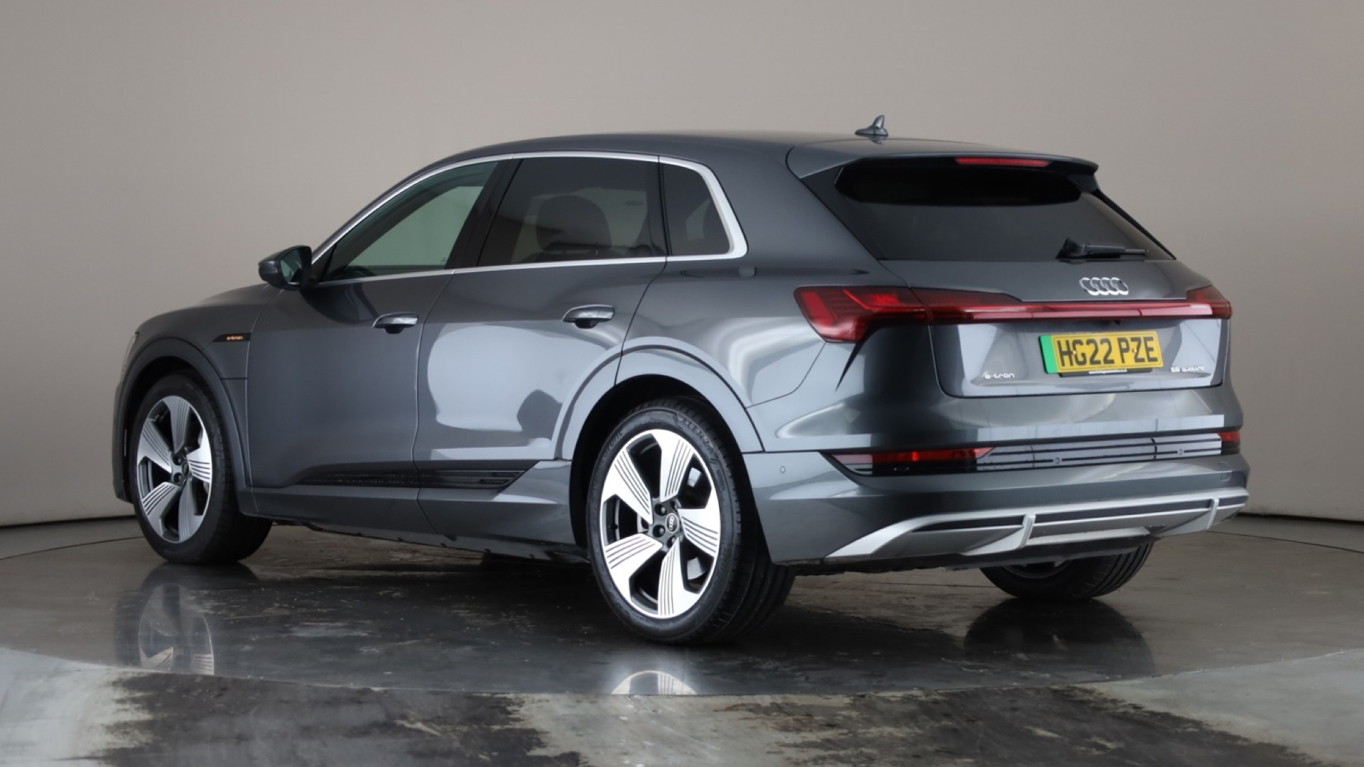 300kW 55 Quattro 95kWh S Line 5dr Auto [2022]