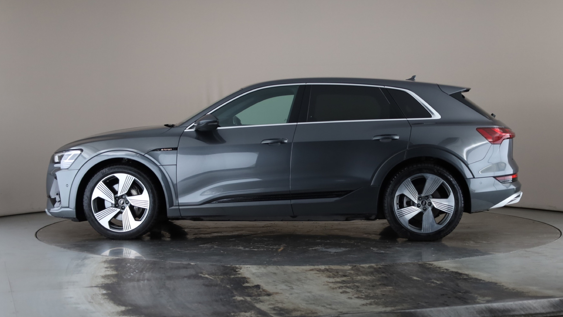 300kW 55 Quattro 95kWh S Line 5dr Auto [2022]