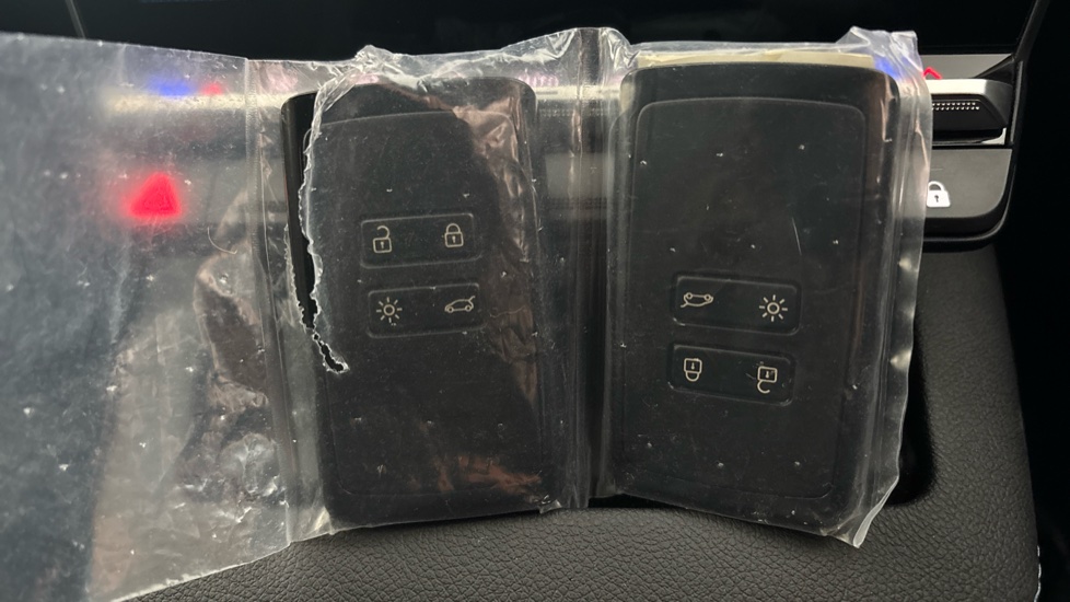 RENAULT SCENIC E-TECH 2 keys