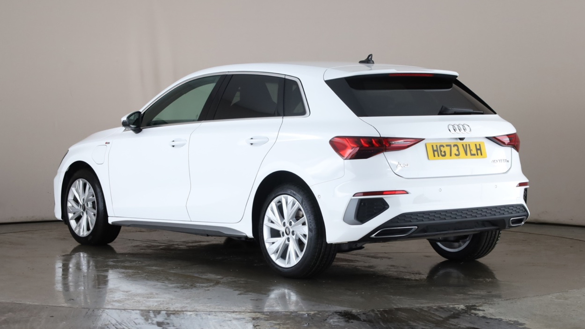 40 TFSI e S Line 5dr S Tronic [Tech/17 Alloy] [2024]