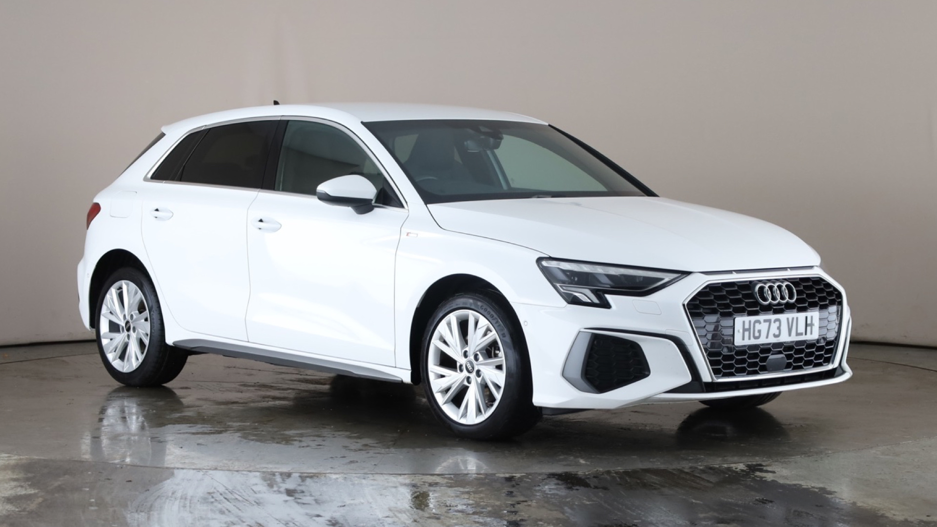 4020652 40 TFSI e S Line 5dr S Tronic [Tech/17 Alloy]