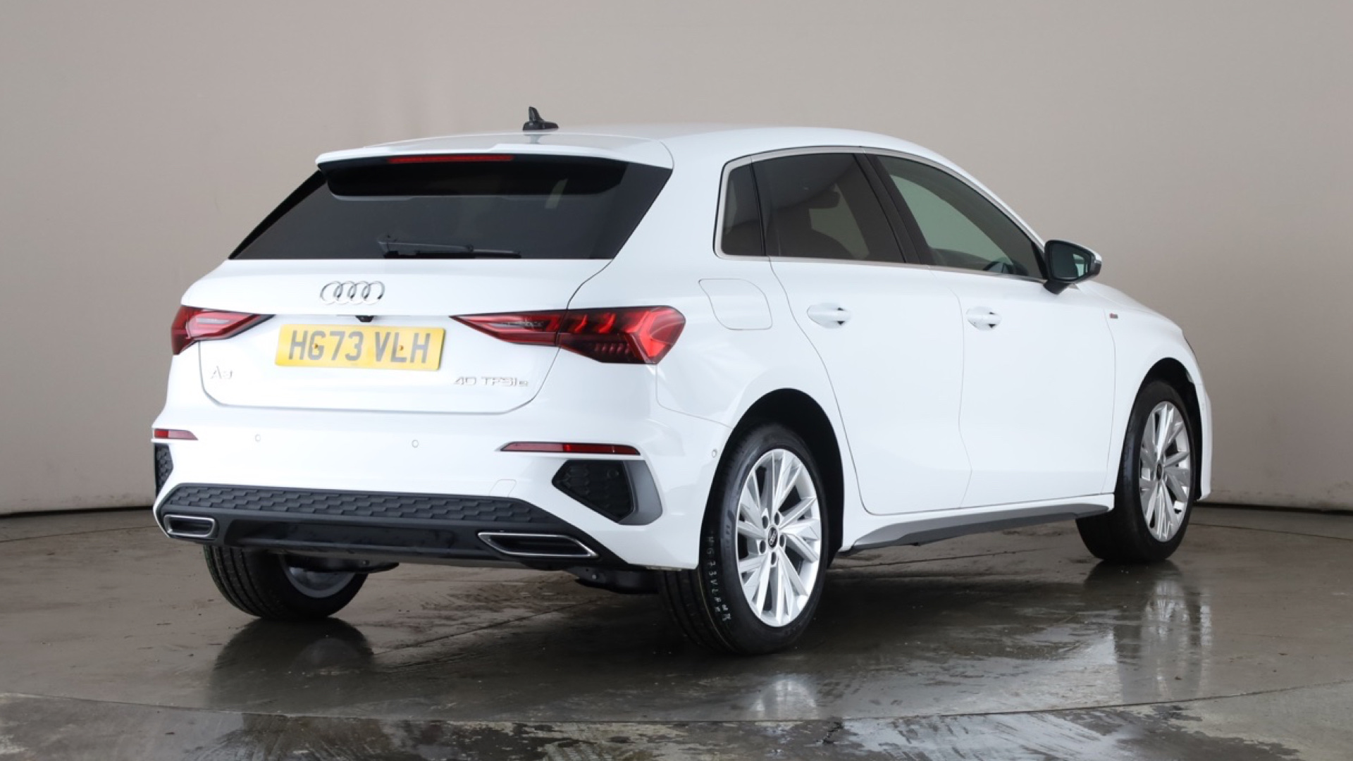 4020652 40 TFSI e S Line 5dr S Tronic [Tech/17 Alloy]