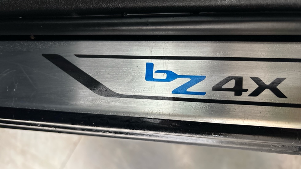 TOYOTA BZ4X scuff