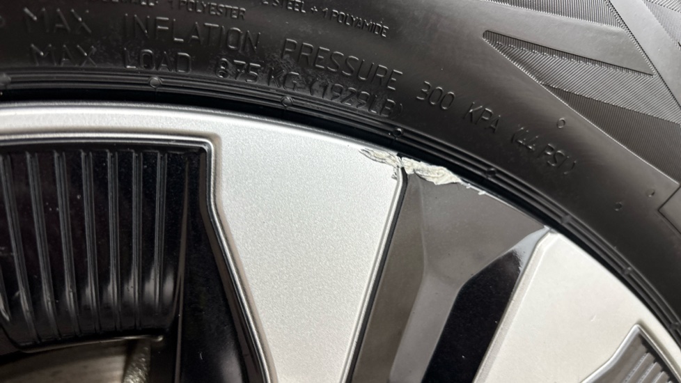 TOYOTA BZ4X scuff