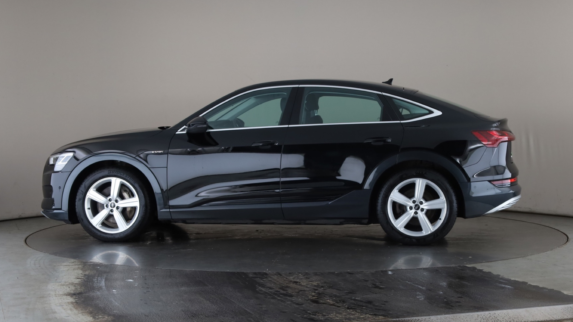 230kW 50 Quattro 71kWh Technik 5dr Auto