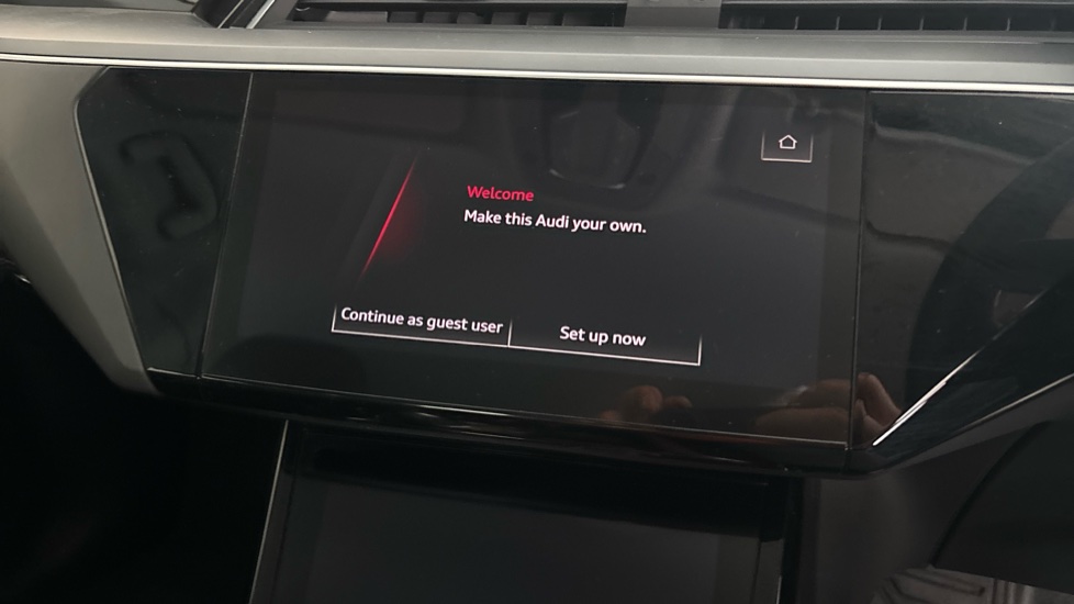 AUDI E-TRON Image 12