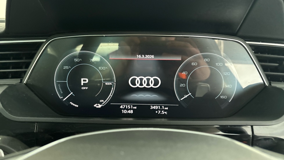 AUDI E-TRON Image 13