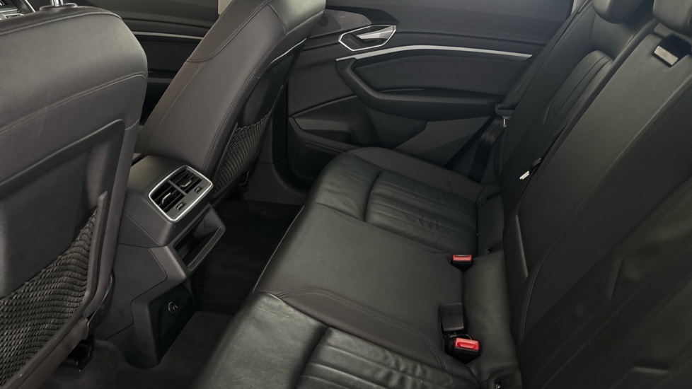 AUDI E-TRON Image 14