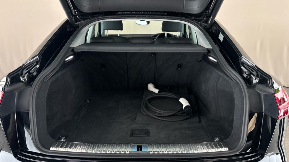 AUDI E-TRON Image 15