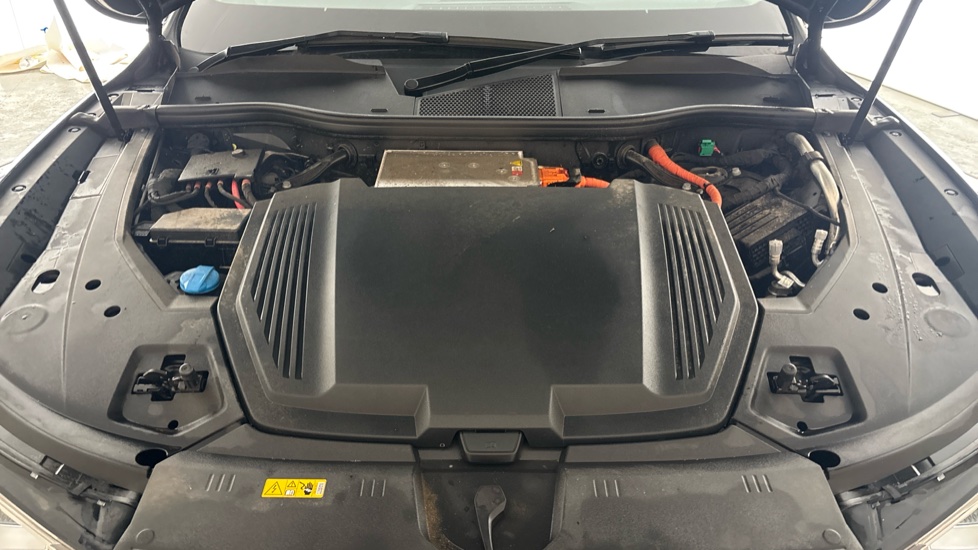 AUDI E-TRON Image 16