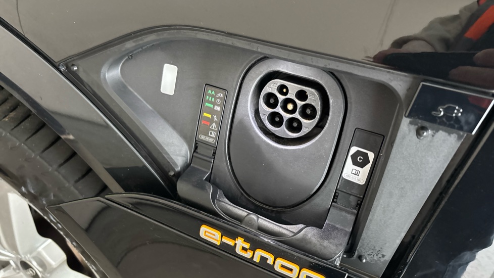 AUDI E-TRON Image 21