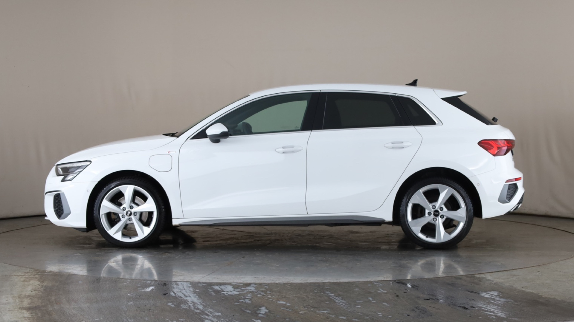 40 TFSI e S line 5dr S Tronic [Comfort+Sound] [2022]