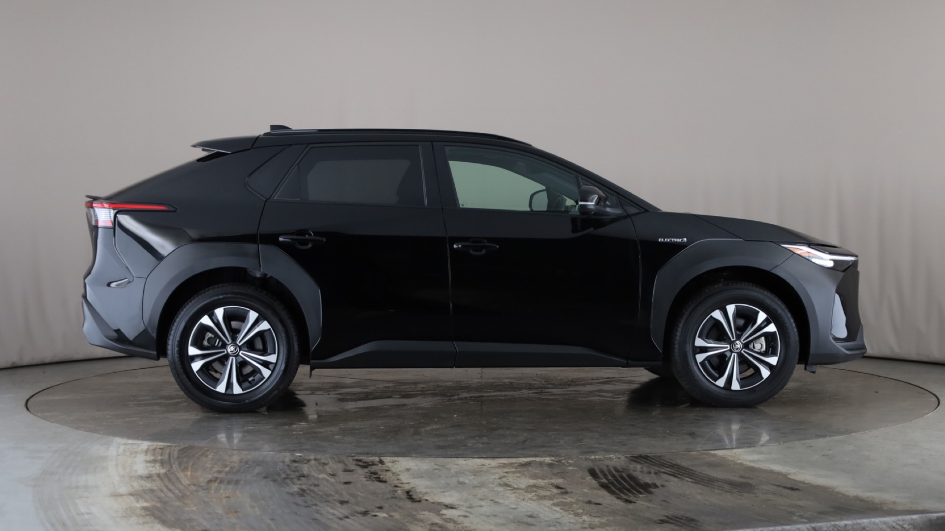 4020890 150kW Motion 71.4kWh 5dr Auto [11kW] [Pan Roof]