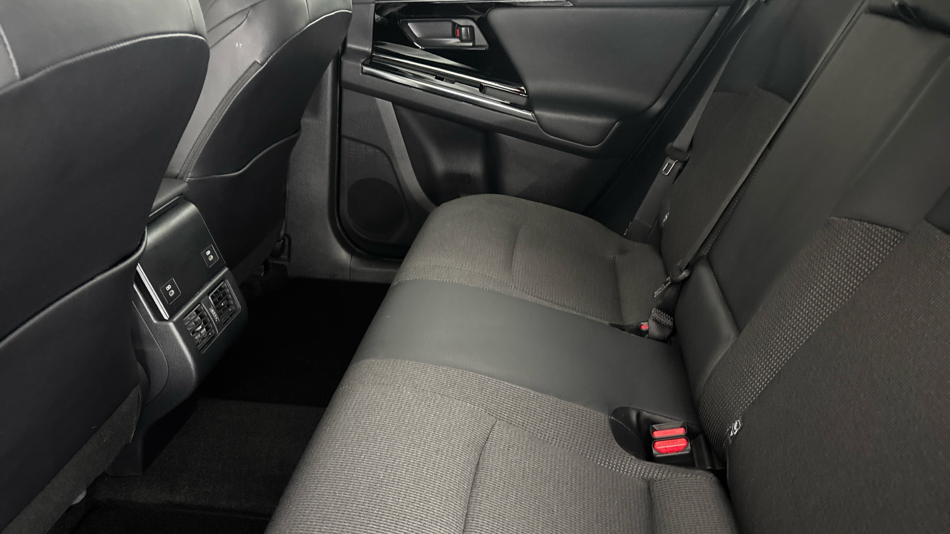 4020890 150kW Motion 71.4kWh 5dr Auto [11kW] [Pan Roof]