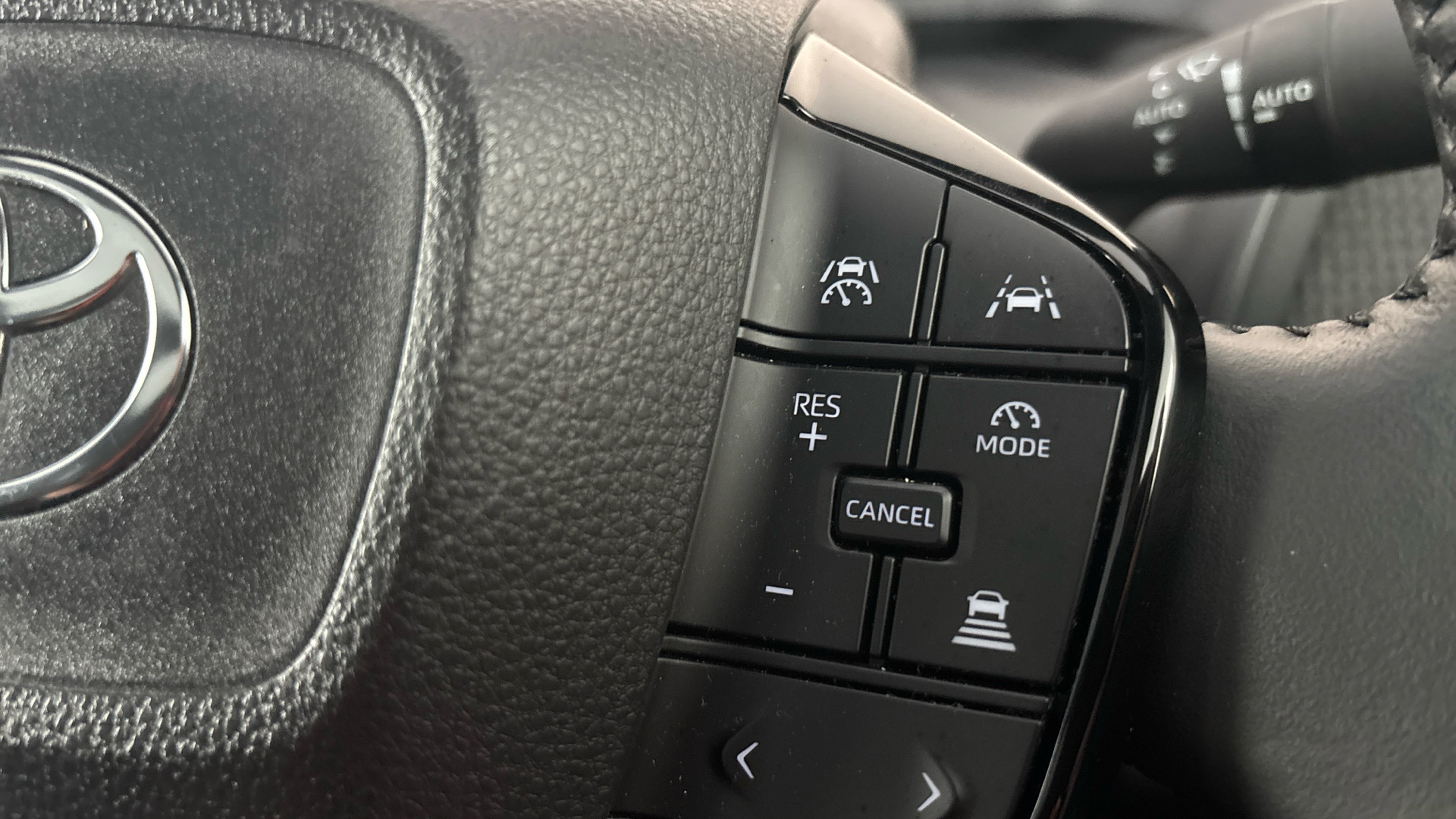 4020890 150kW Motion 71.4kWh 5dr Auto [11kW] [Pan Roof]