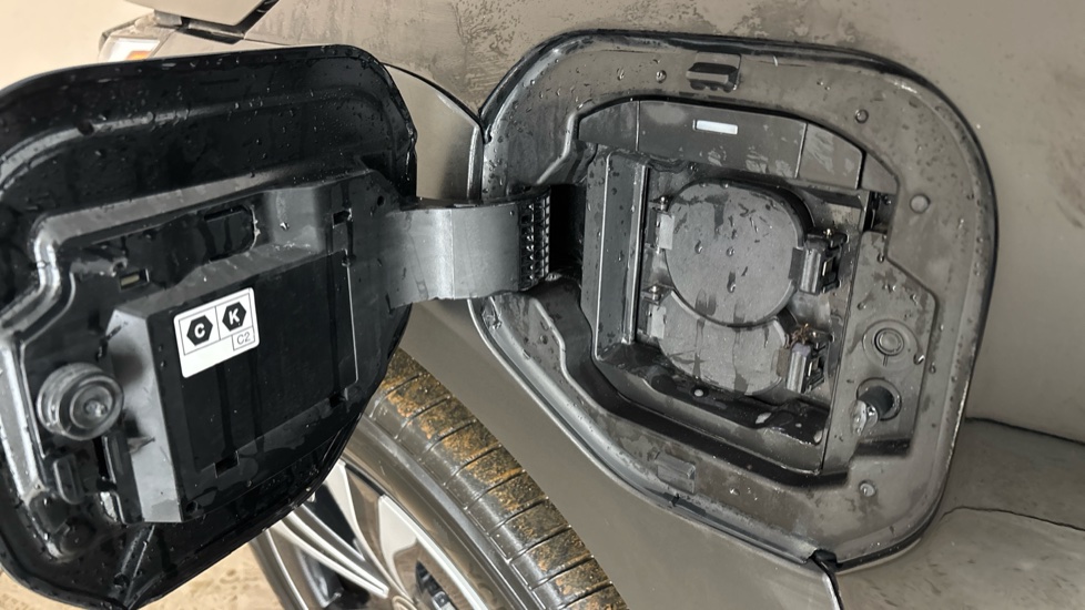 TOYOTA BZ4X Image 21