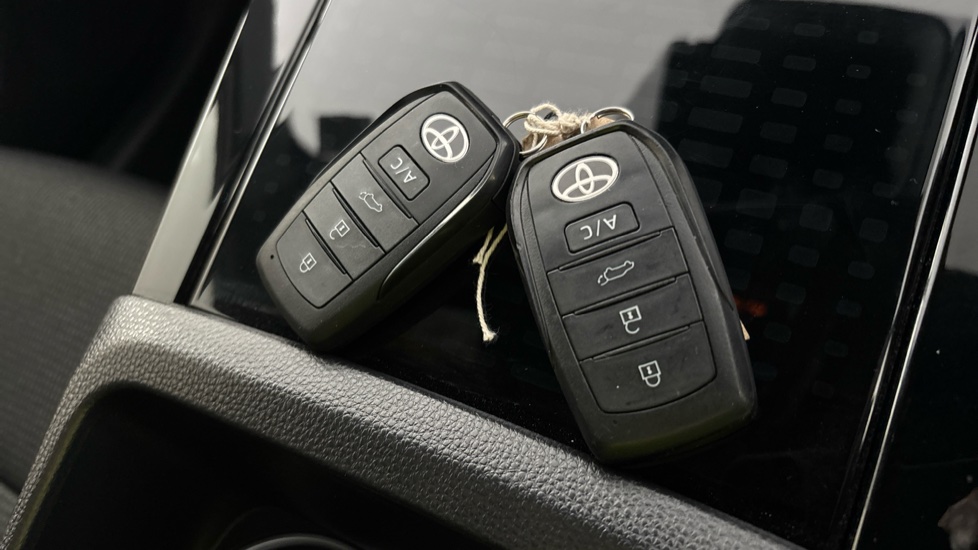 TOYOTA BZ4X 2 keys