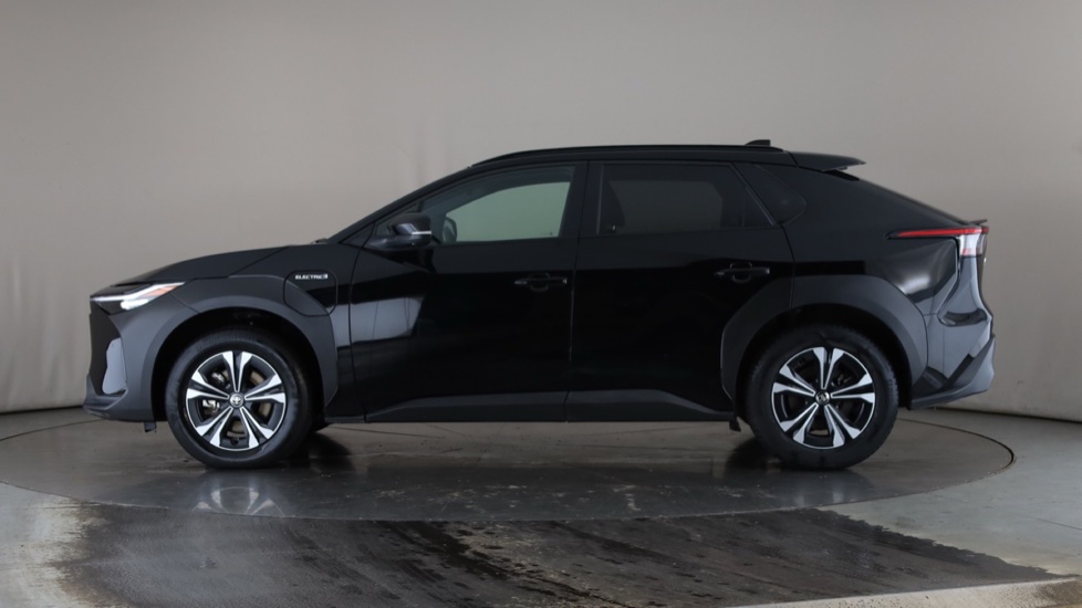 TOYOTA BZ4X Image 2