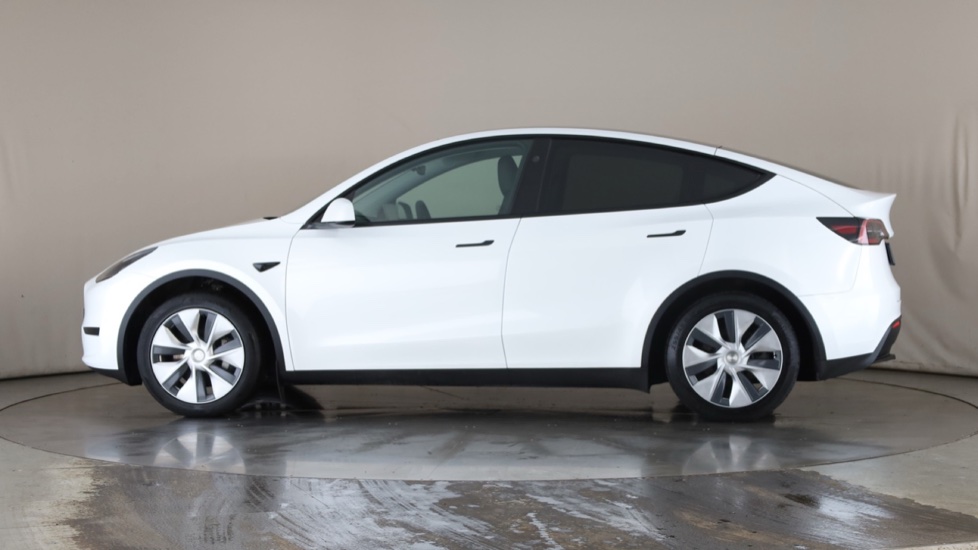 TESLA MODEL Y Image 2