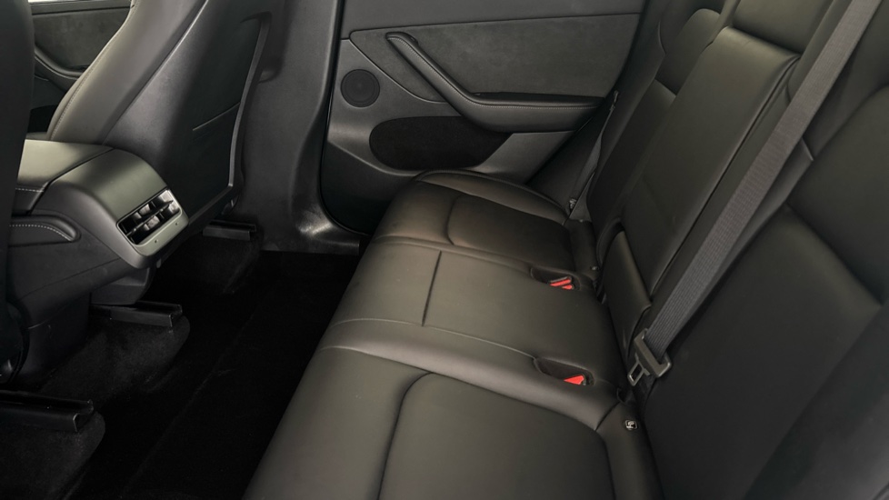 TESLA MODEL Y Image 14
