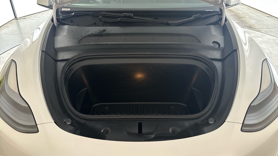 TESLA MODEL Y Image 16