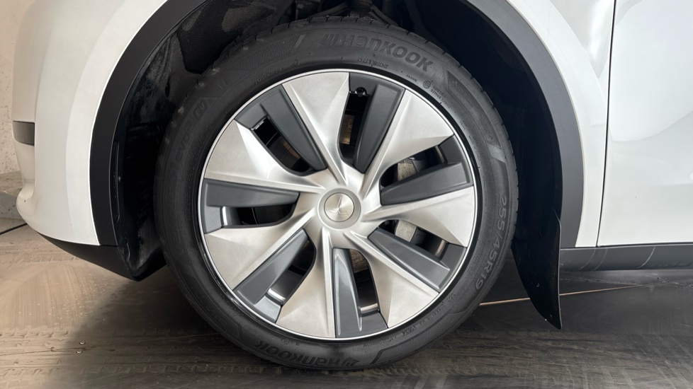 TESLA MODEL Y Image 17