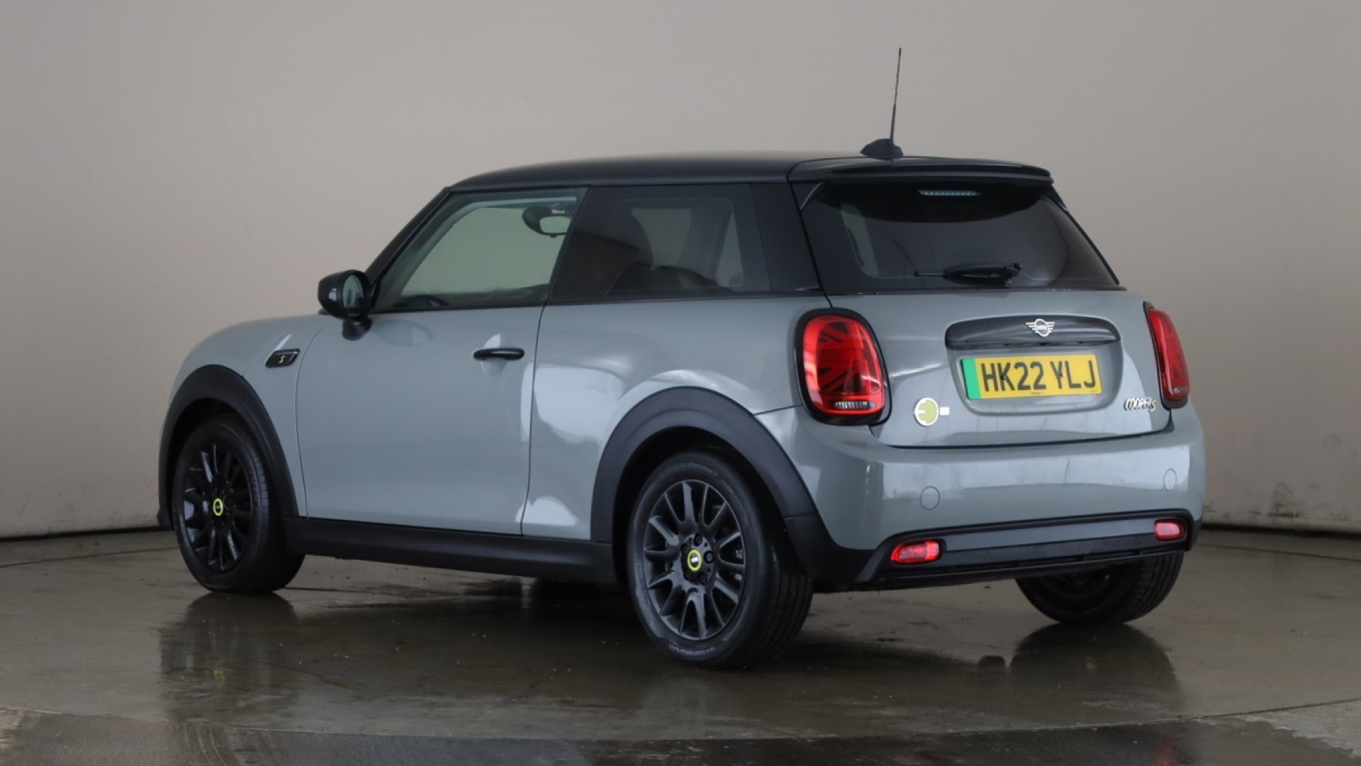 4070176 135kW Cooper S Level 1 33kWh 3dr Auto