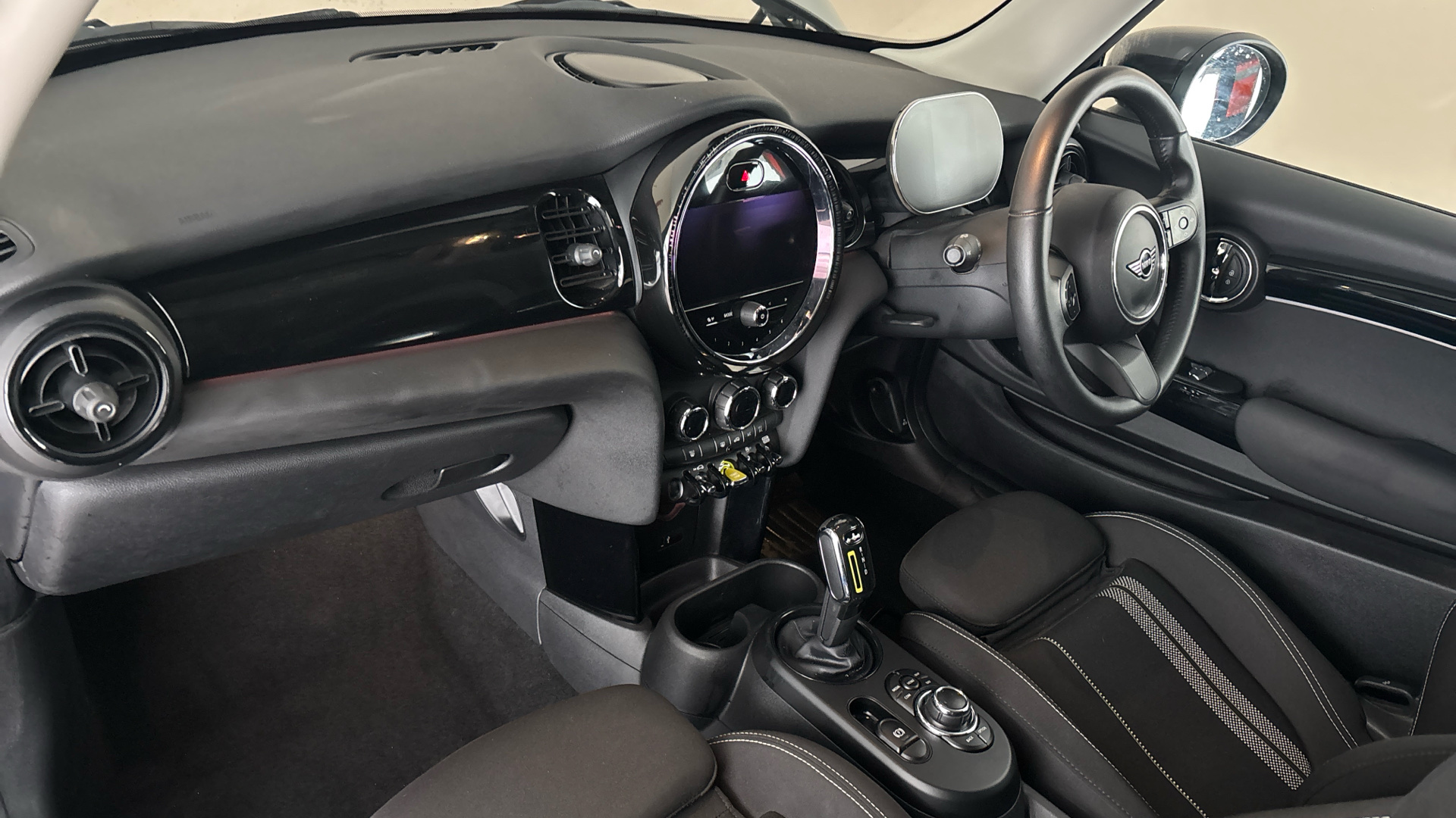 4070176 135kW Cooper S Level 1 33kWh 3dr Auto