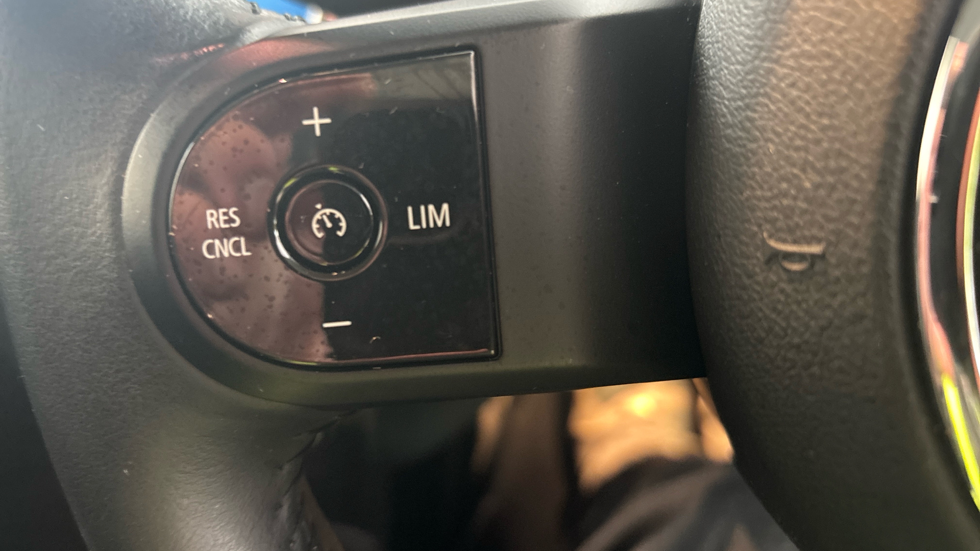 4070176 135kW Cooper S Level 1 33kWh 3dr Auto