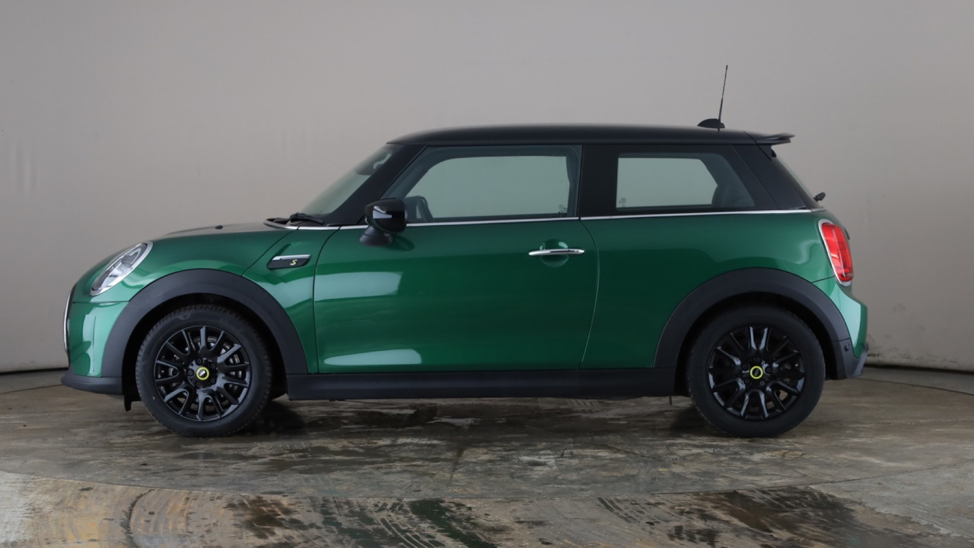 4020921 135kW Cooper S Level 2 33kWh 3dr Auto