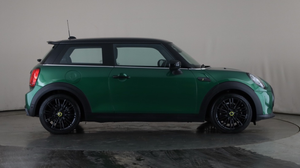 MINI HATCHBACK Image 6