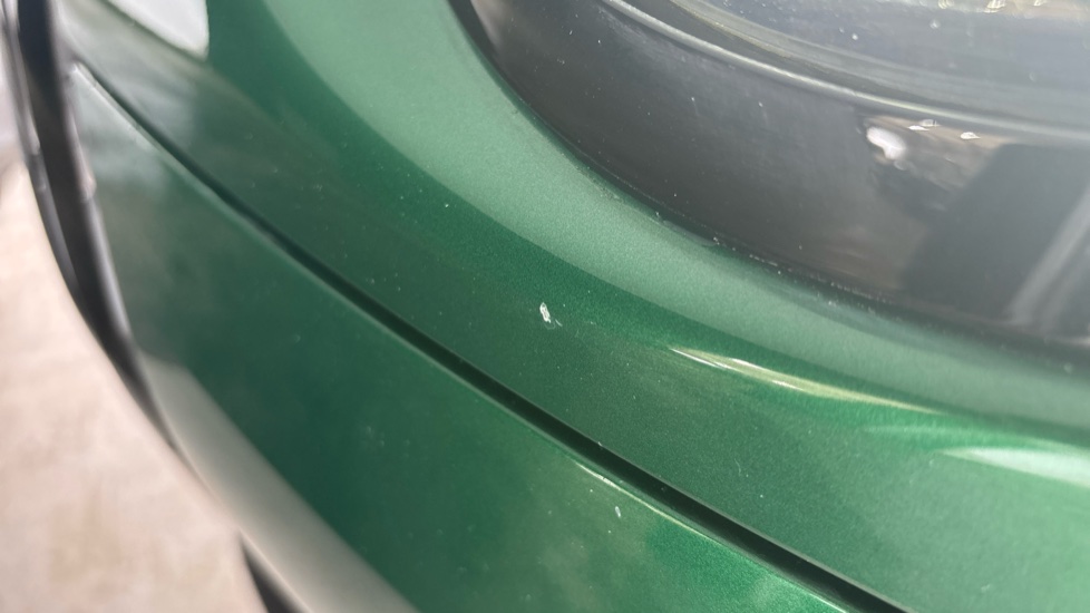 MINI HATCHBACK Multiple chips