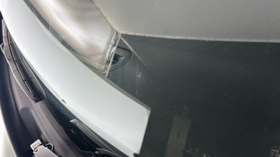 MINI HATCHBACK Multiple chips