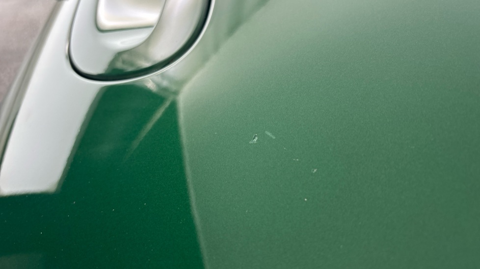 MINI HATCHBACK Multiple chips