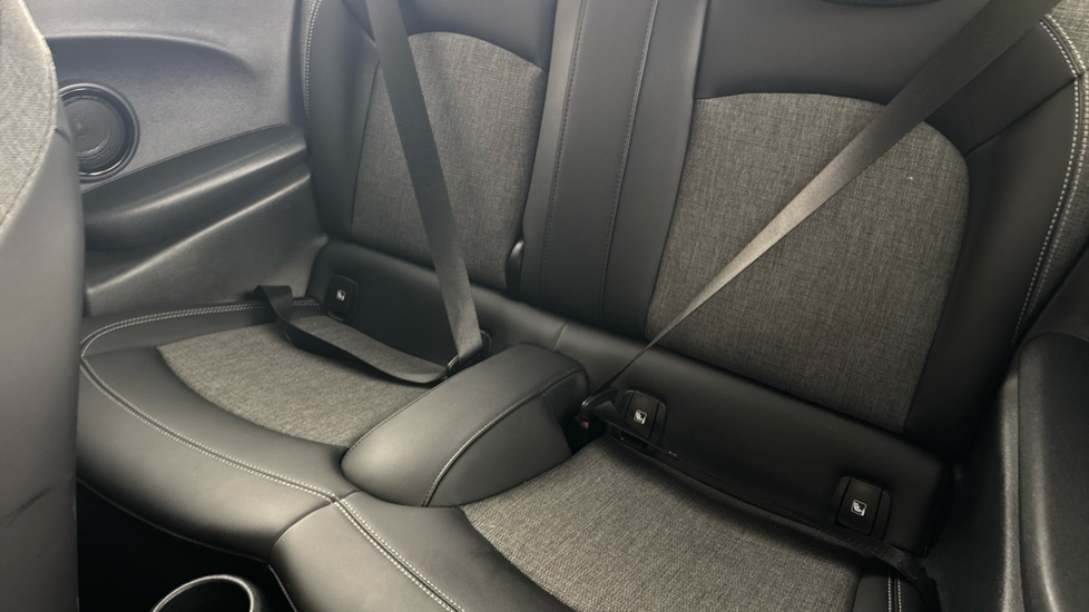 MINI HATCHBACK Image 14