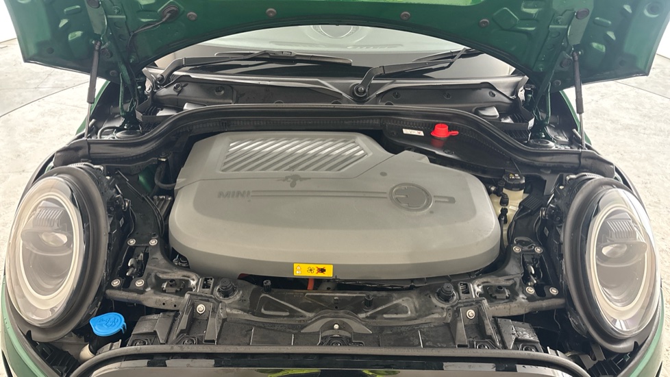 MINI HATCHBACK Image 16