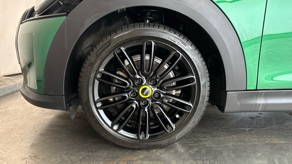 MINI HATCHBACK Image 17