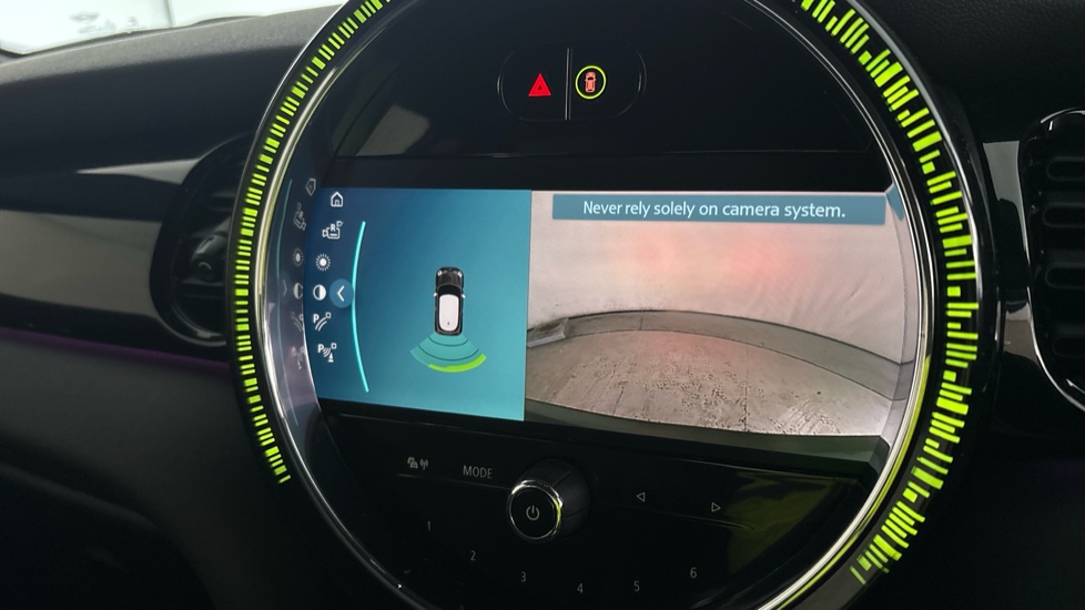 MINI HATCHBACK reverse camera