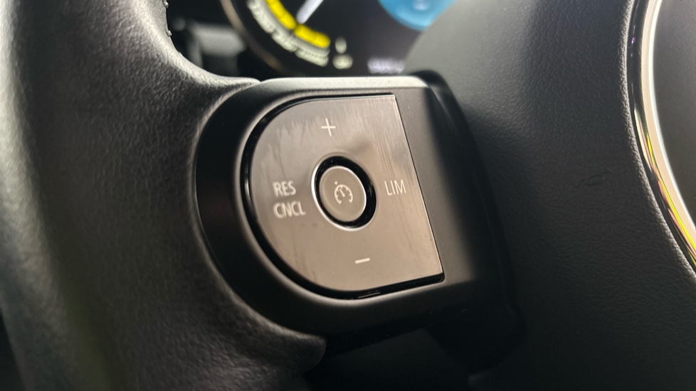 MINI HATCHBACK cruise control