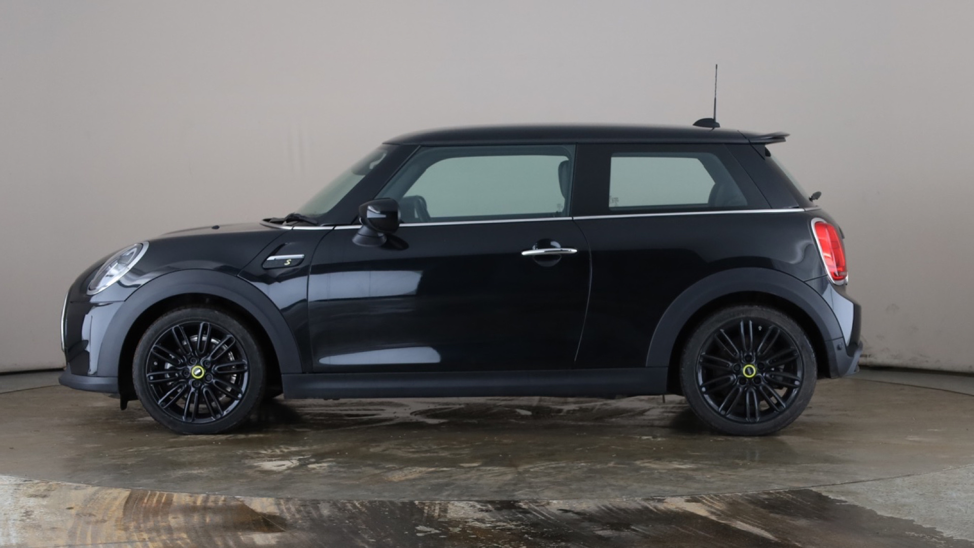 4020877 135kW Cooper S Level 2 33kWh 3dr Auto