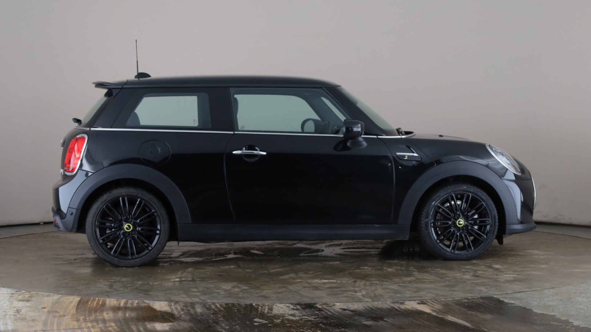 4020877 135kW Cooper S Level 2 33kWh 3dr Auto